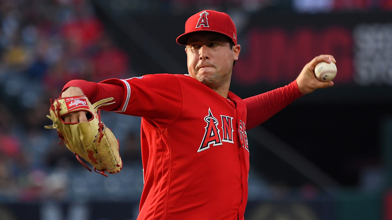 Tyler Skaggs in an Angels uniform preparing to throw a pitch