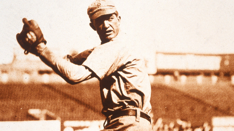 Grover Cleveland Alexander pitching