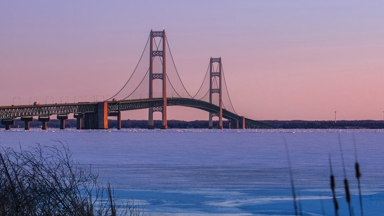 Mackinac bridge