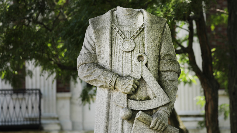 Beheaded statue of Christopher Columbus 