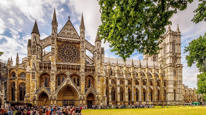 Westminster Abbey cloudy background