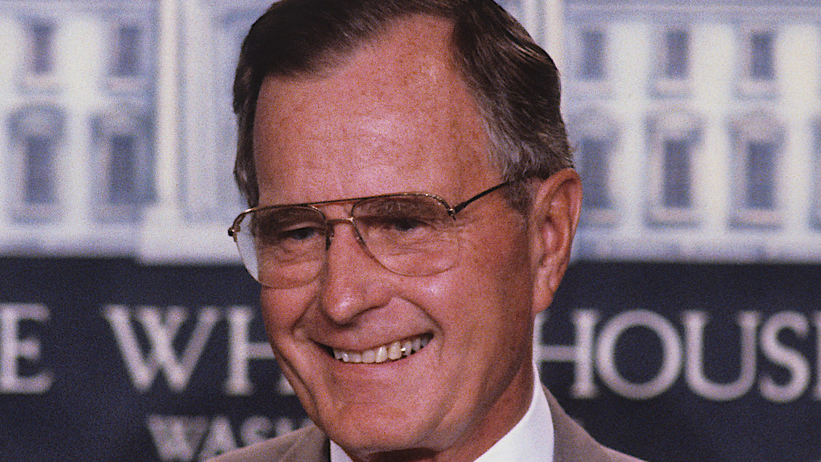 questionable-things-about-george-h-w-bush-s-presidency