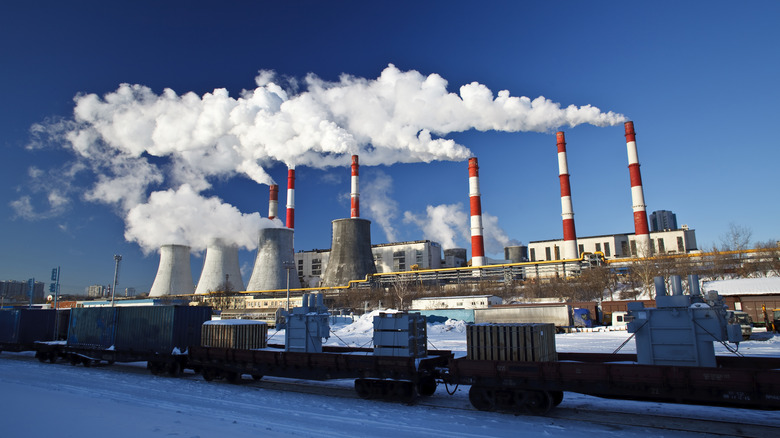 powerplants smoking chimneys