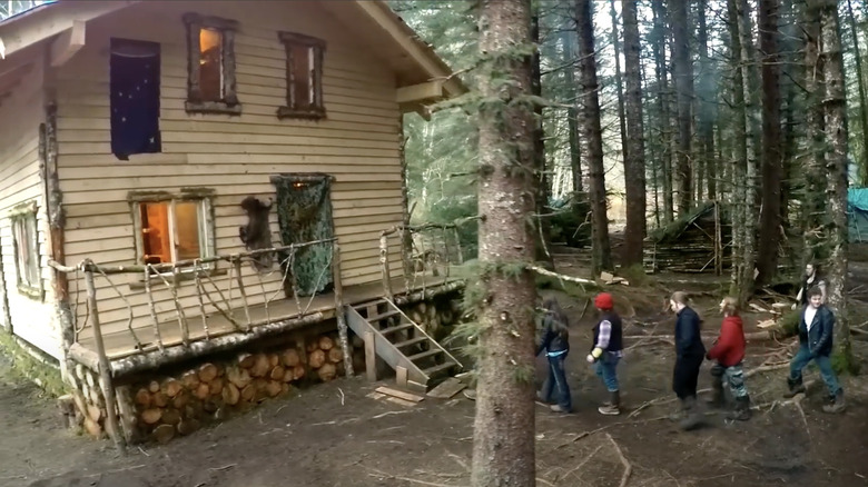 Members of Brown family file into rustic house in episode of Alaskan Bush People