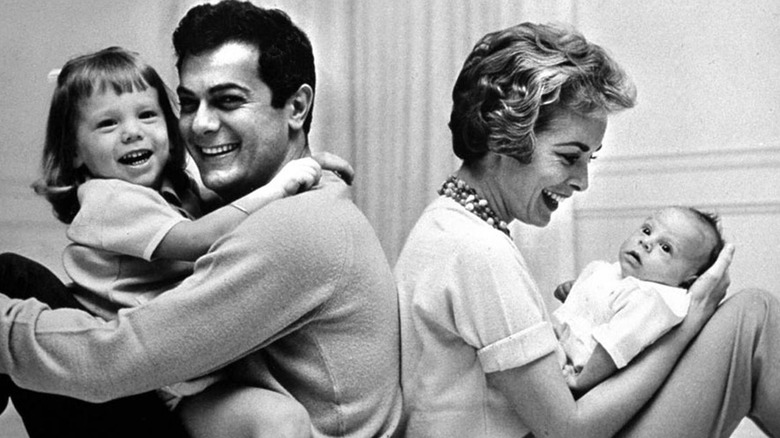  Tony Curtis and Janet Leigh and their children