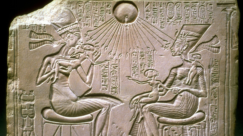 relief of Akhenaten and Nefertiti