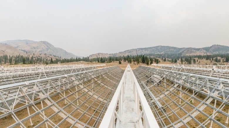 Radio telescope array CHIME Canada