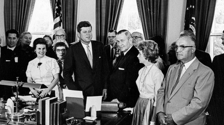 Paul Powell with JFK and others in the Oval Office