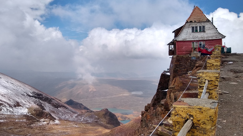 Chacaltaya ski resort ruins