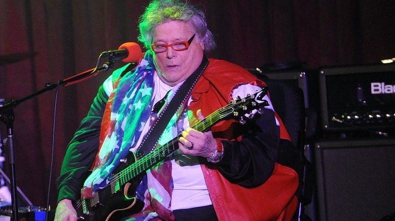 Leslie West playing guitar onstage 2016