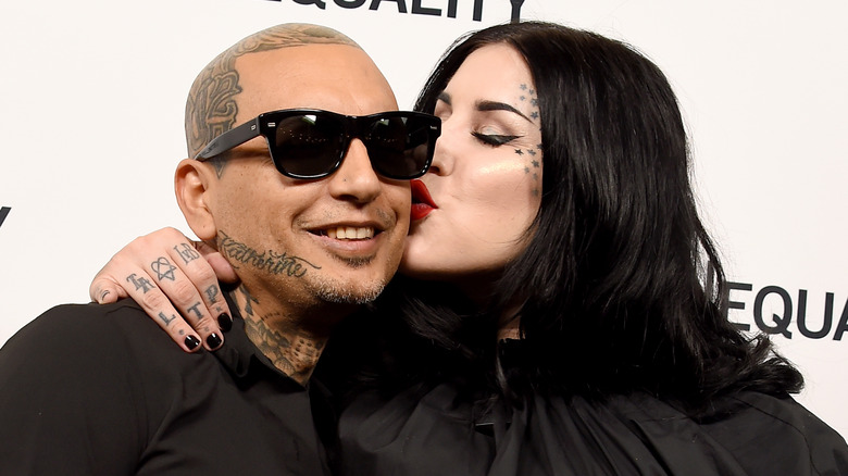 Kat Von D kissing husband Rafael Reyes i