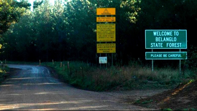 entrace to Belanglo with green sign