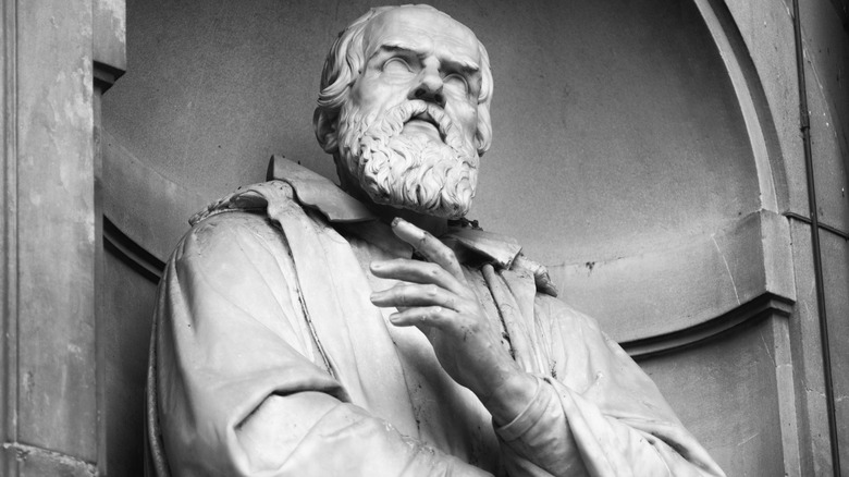 statue of galileo