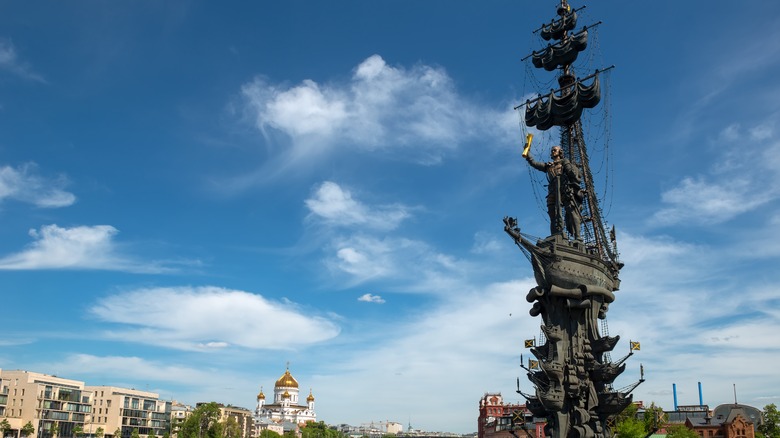 Huge statue of famous Tsar Peter I at Moskva River