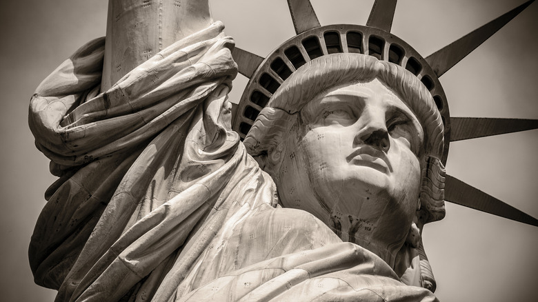 Statue of Liberty black and white