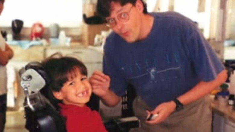 Eric Lloyd on set of the Santa Clause