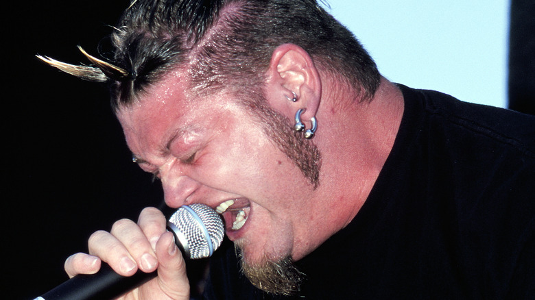 Dave Williams screaming in concert