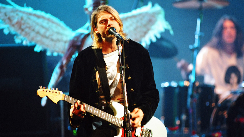 Kurt Cobain and Dave Grohl performing onstage