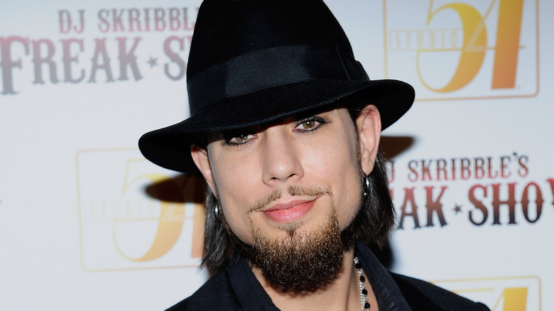 dave navarro black hat goatee smiling