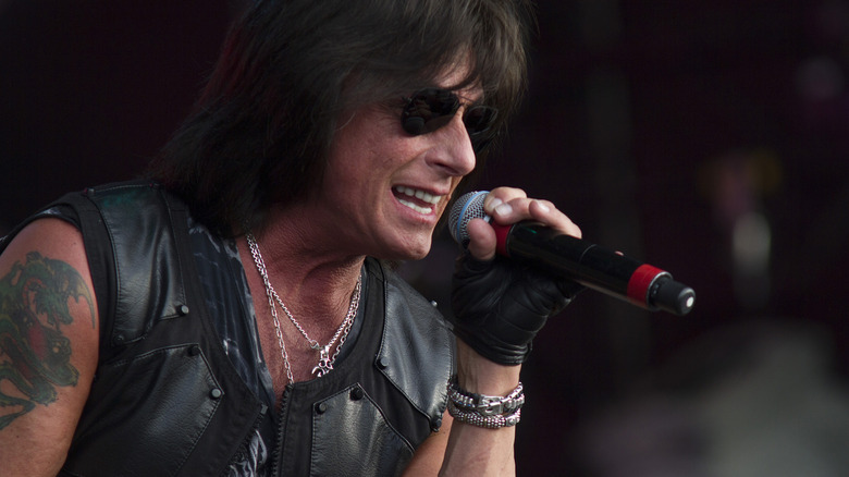 Joe Lynn Turner singing