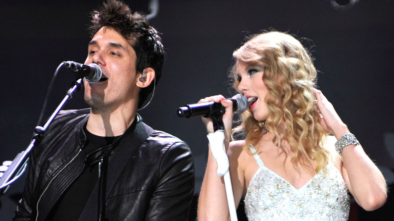 john mayer taylor swift singing onstage