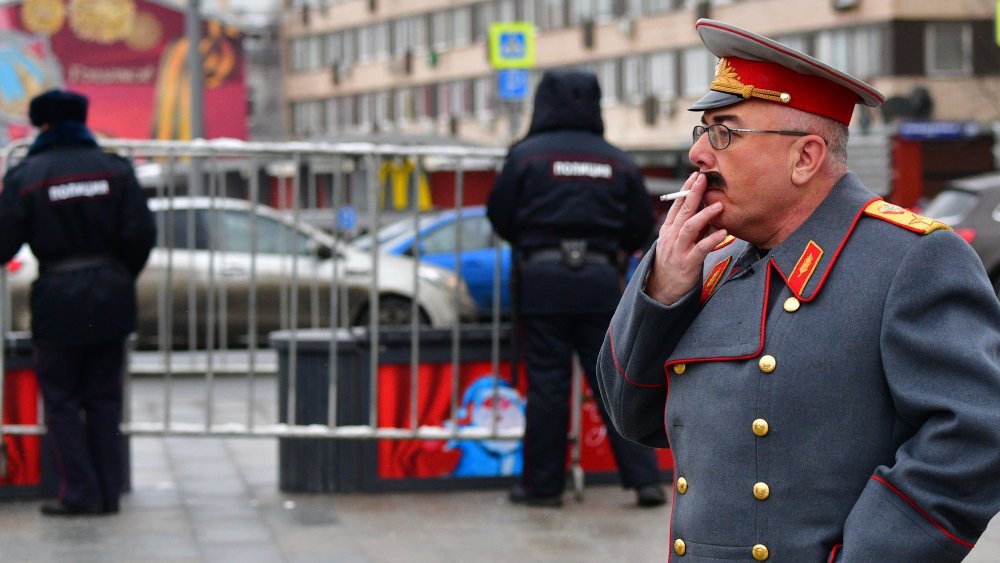 Russian Smoking