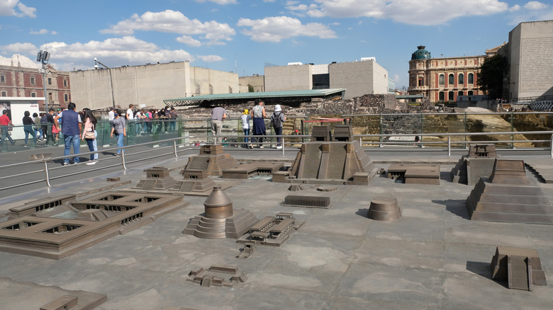 aztec ruins in mexico city