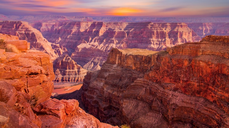 grand canyon sunrise light