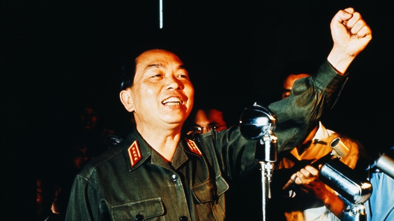 Vo Nguyen Giap raising fist