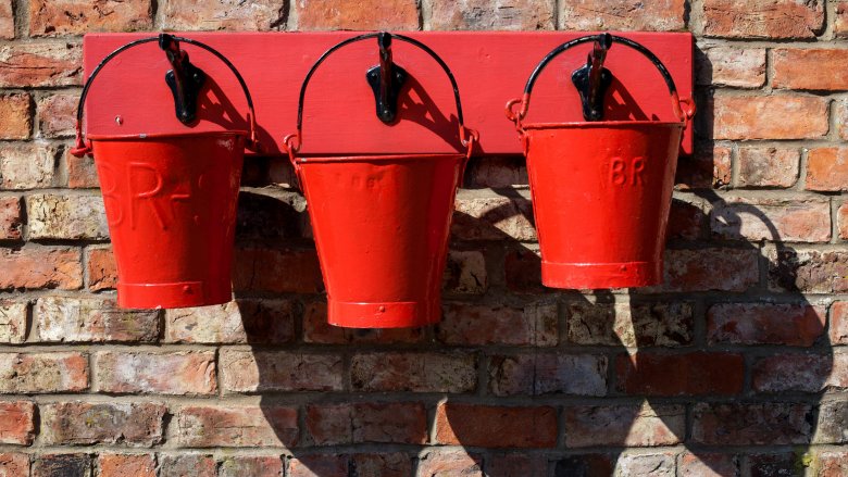 three red buckets knowledge