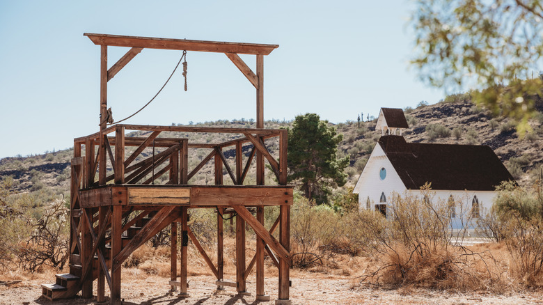 a gallows near a house