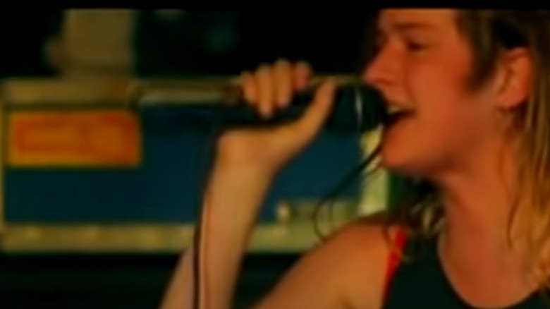 Mia Zapata singing