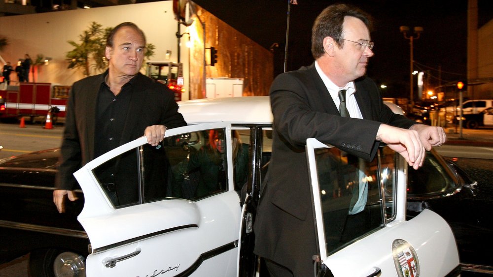 Dan Aykroyd  and Jim Belushi with squad car