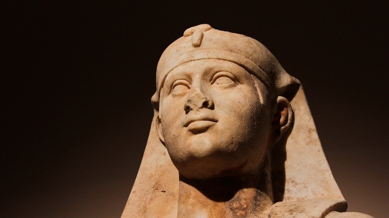 Osiris statue with headdress