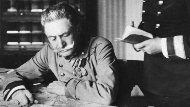 Conrad von Hötzendorf preparing battle plans