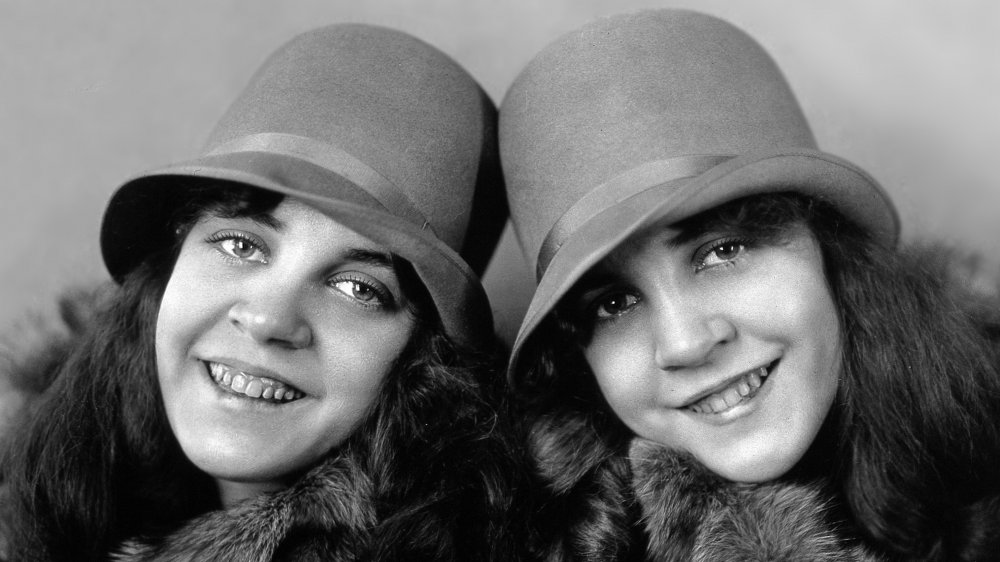 Daisy and Violet Hilton, c. 1927