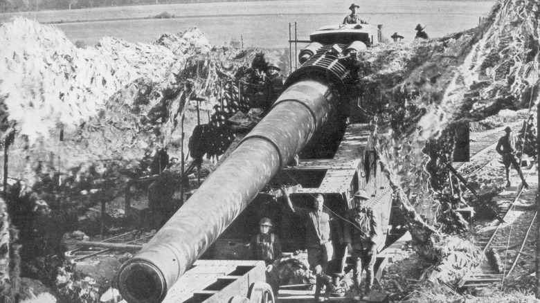 a railway gun used at the Meuse-Argonne Offensive