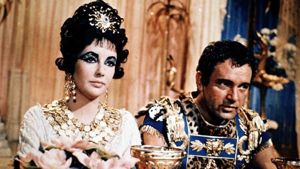 Elizabeth Taylor as Cleopatra and Richard Burton as Marc Antony