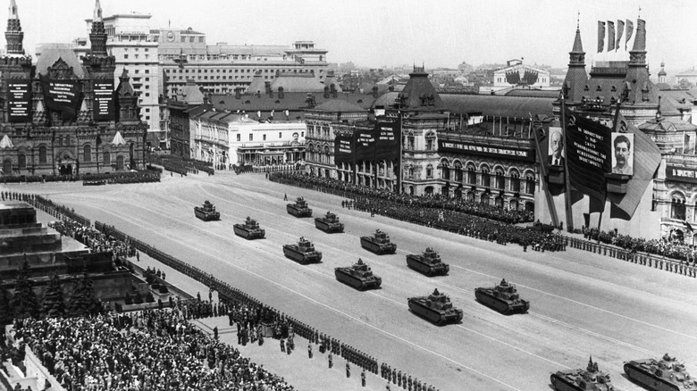 Moscow World War II tank procession