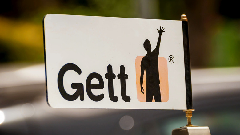 Gett sign on a car