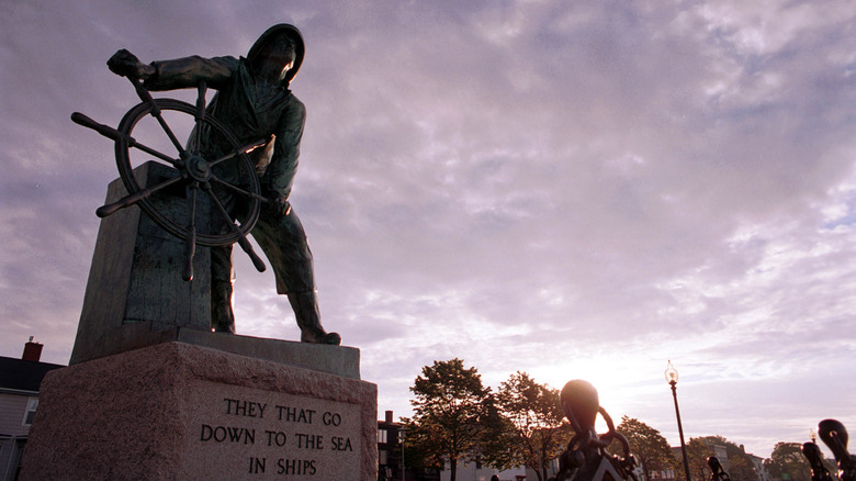 Gloucester memorial to lost fishermen