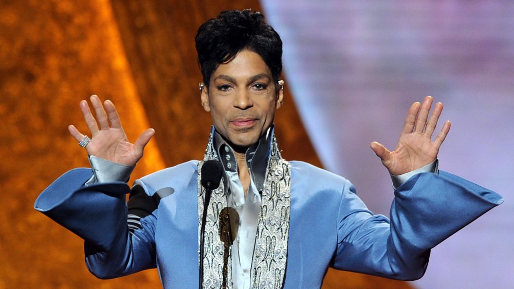 Prince at the 2001 NAACP Image Awards in Los Angeles