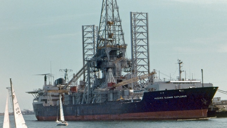 Hughes Glomar Explorer sitting in port