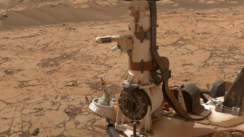 lander dry surface mars