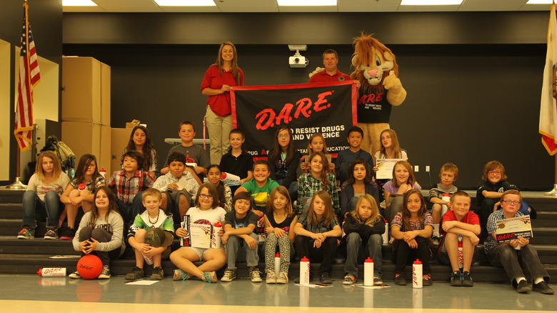 kids graduating from d.a.r.e. program