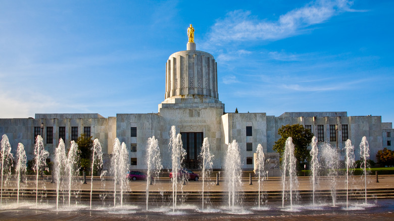 Oregon capitol