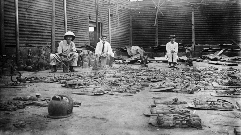 British colonialists, Benin City building