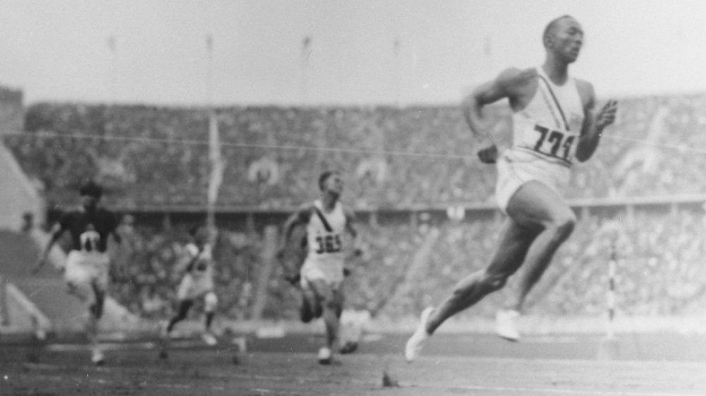 Jesse Owens leads in the 12th heat of 100m in the 1936 Olympics