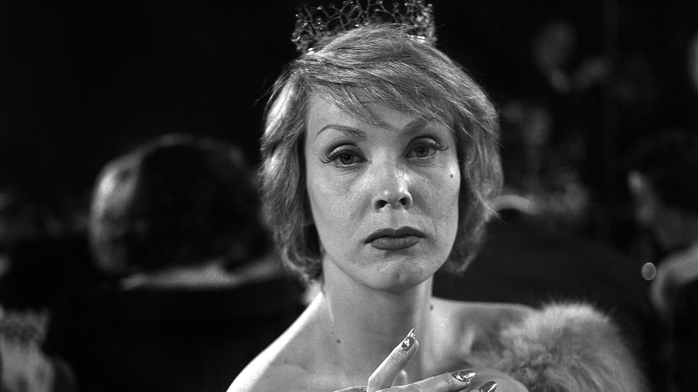 Maila Nurmi wearing crown