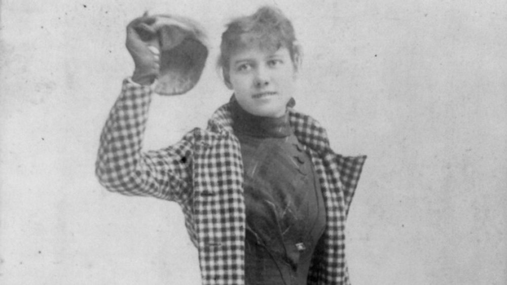 Nellie Bly traveling